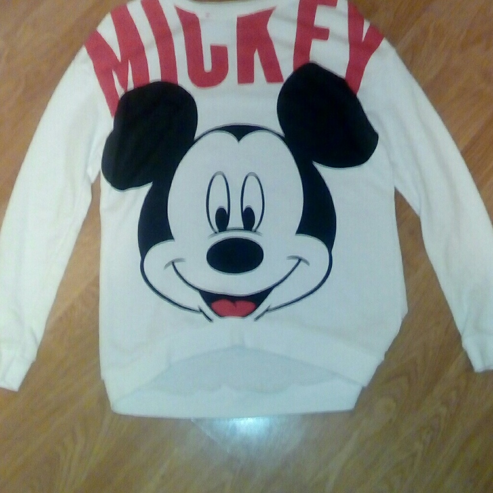 *SALE* Nwot Disney Mickey Mouse Sweater
